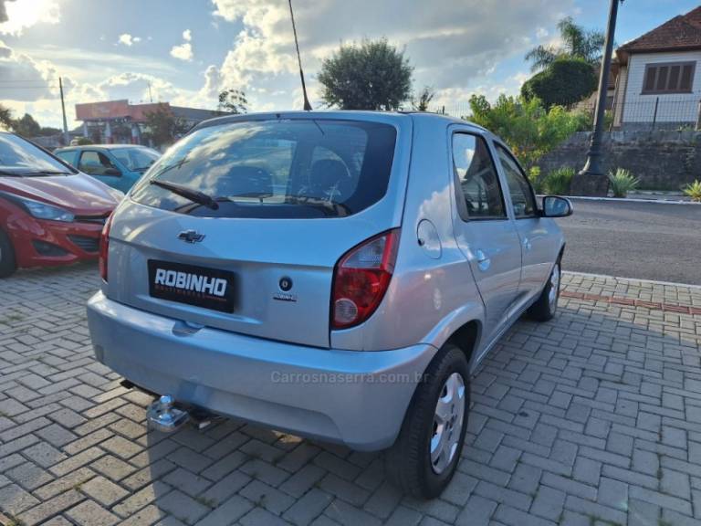 CHEVROLET - CELTA - 2011/2012 - Prata - R$ 29.900,00